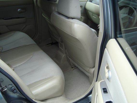 2007 Nissan Tiida photo