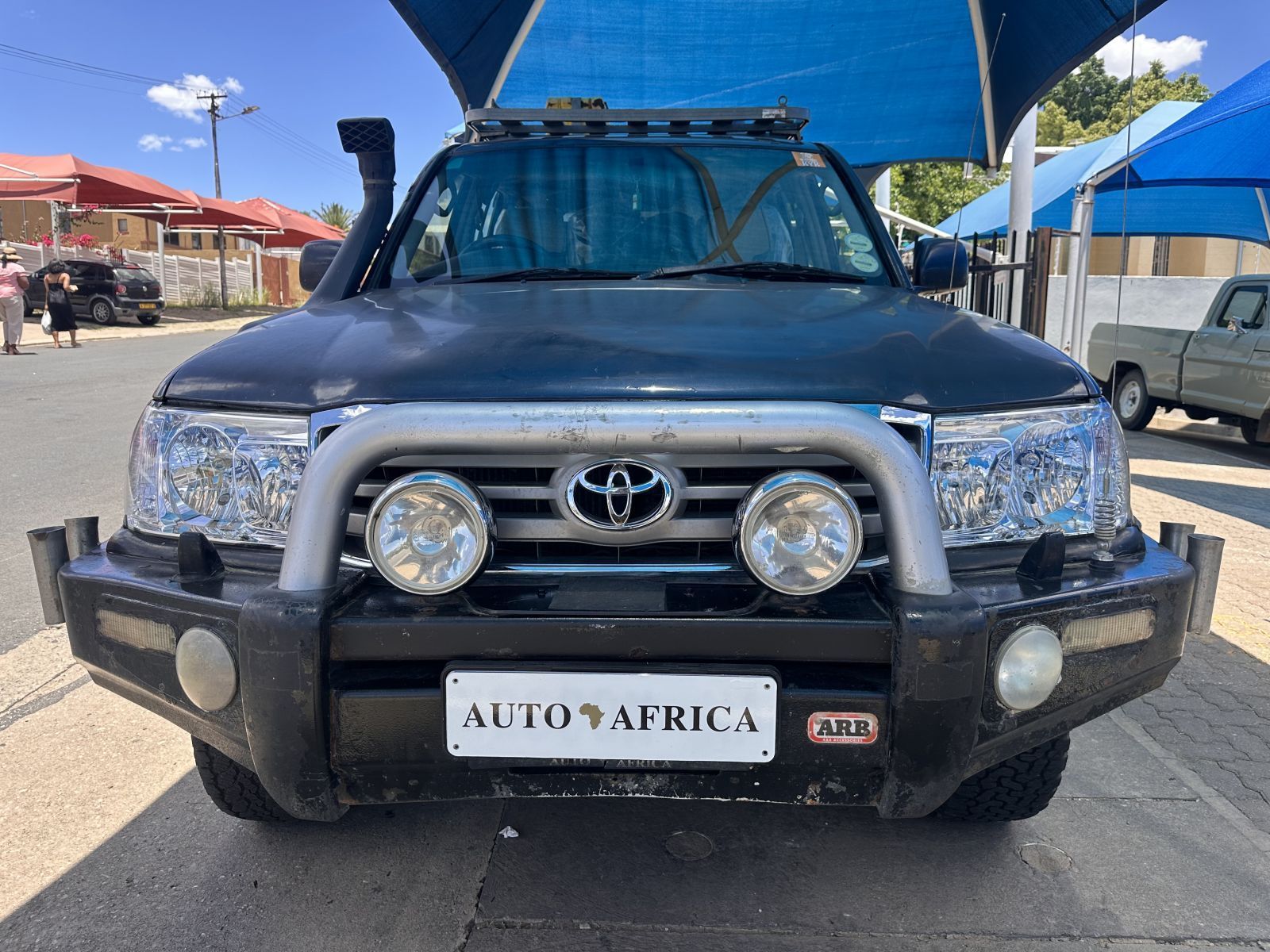 2004 Toyota Landcruiser 4.2 VX TDi Auto 100 Series 24 Valve photo