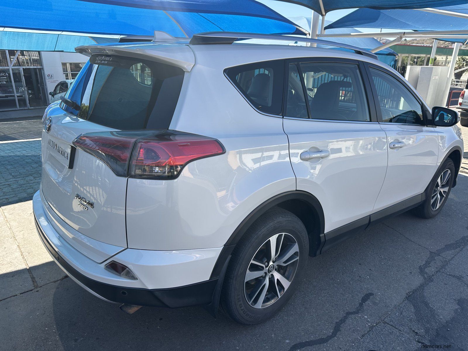 2016 Toyota RAV4 photo