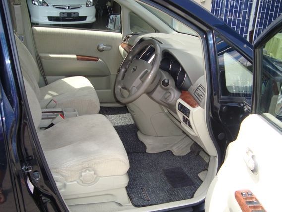 2008 Nissan Presage photo