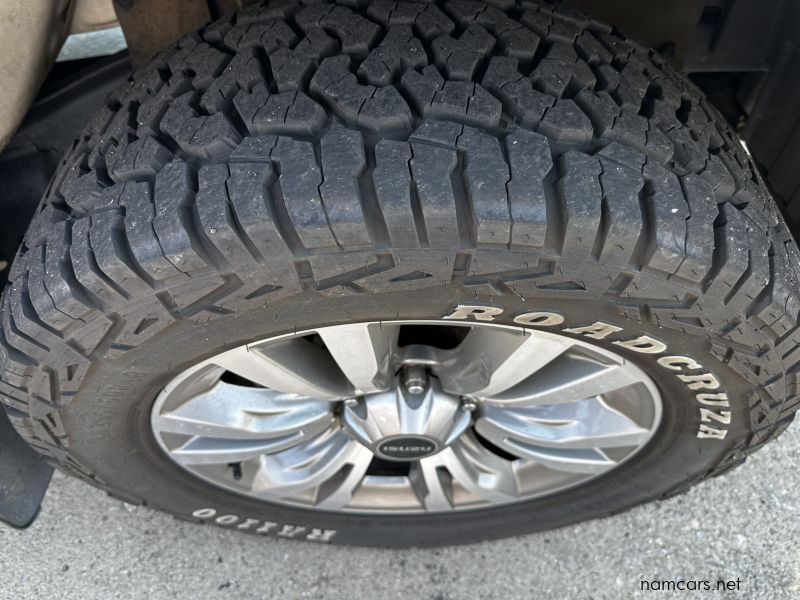 2021 Isuzu Isuzu 300 D-MAX LX D/C 4x4 photo