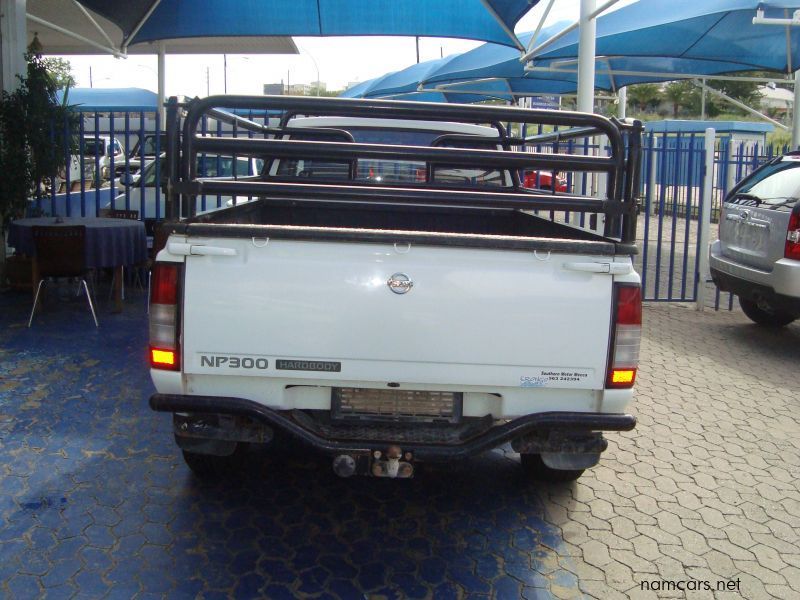 2010 Nissan Hardbody NP300 photo