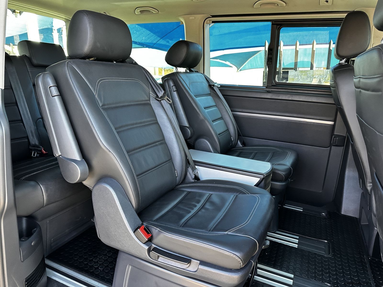 2021 Volkswagen VW Caravelle 2.0 BITDI Hiline 4Motion photo