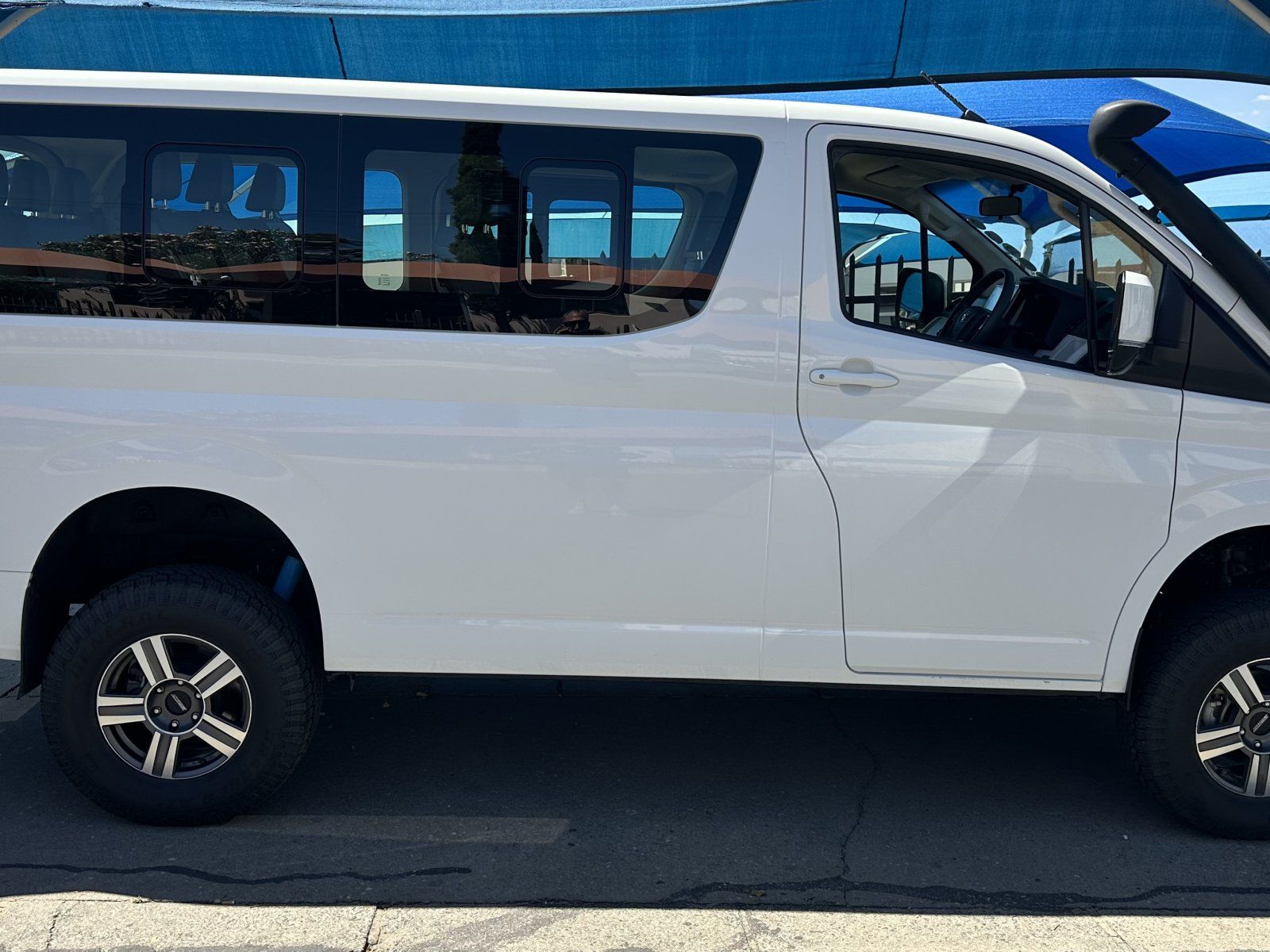2025 Toyota Quantum 2.8 GL Manual 4x4 11 Seater photo