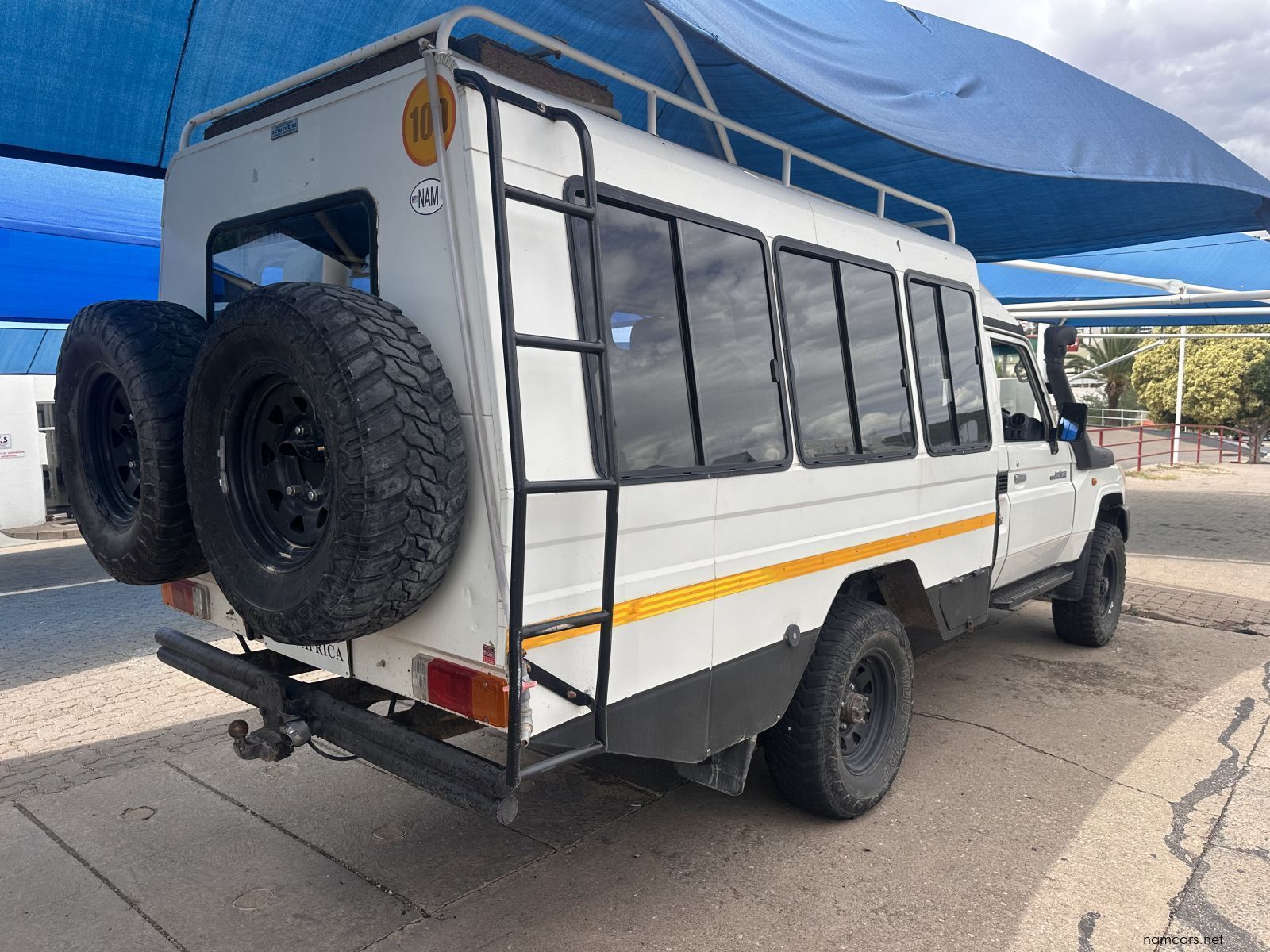 2011 Toyota Landcruiser 4.2 Diesel 11 Seater Conversion photo