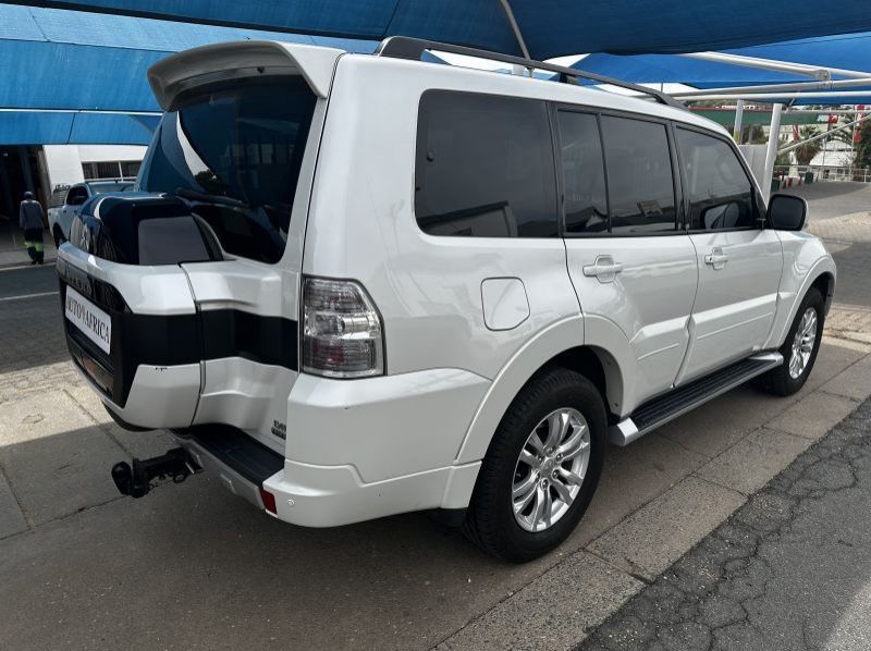 Used Mitsubishi Pajero 3.2 DiD GLS LWB SW 4x4 A/T 7 SEATER for sale in Windhoek, Namibia