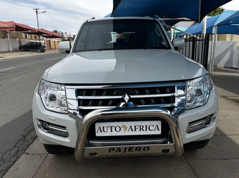 2019 Mitsubishi Pajero 3.2 DiD GLS LWB SW 4x4 A/T 7 SEATER pictures
