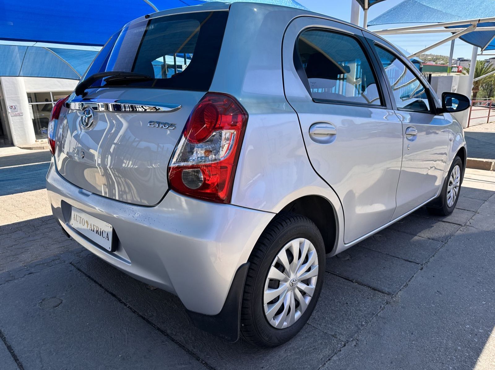 2014 Toyota Toyota Etios 1.5 pictures