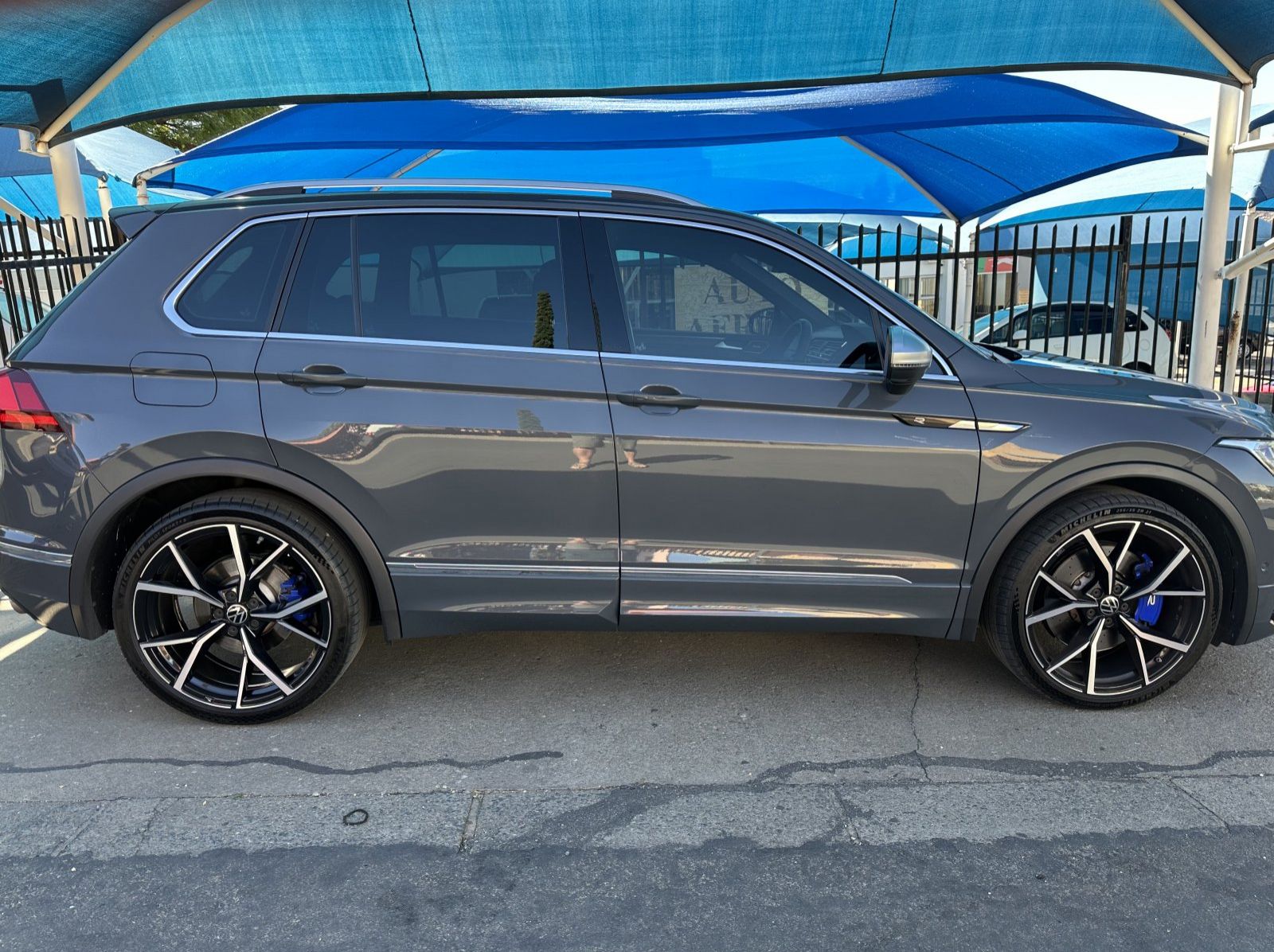 Used Volkswagen Tiguan 2.0R TSi DSG 235 KW for sale in Windhoek, Namibia