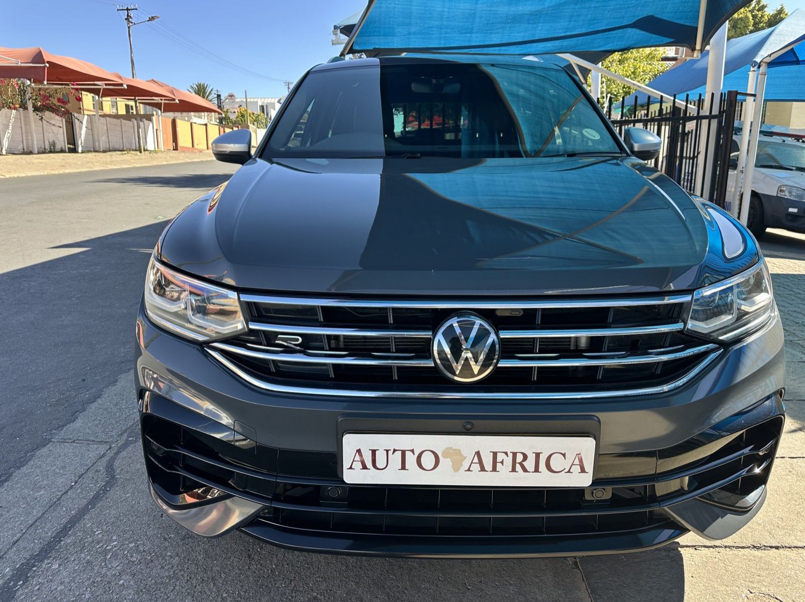 2023 Volkswagen Tiguan 2.0R TSi DSG 235 KW pictures