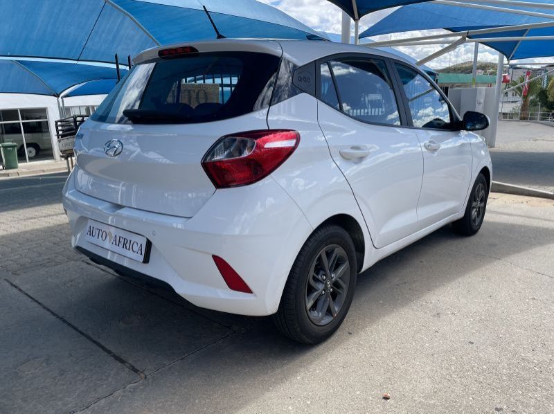 2021 Hyundai i10 Grand pictures