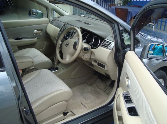 2007 Nissan Tiida pictures