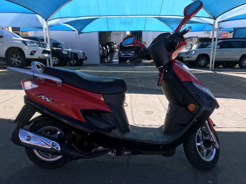 2012 Suzuki AN 125 pictures