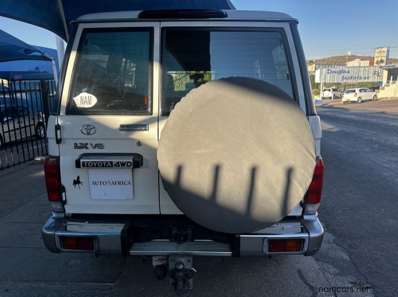 2014 Toyota Land cruiser 4.5 V8 LX pictures