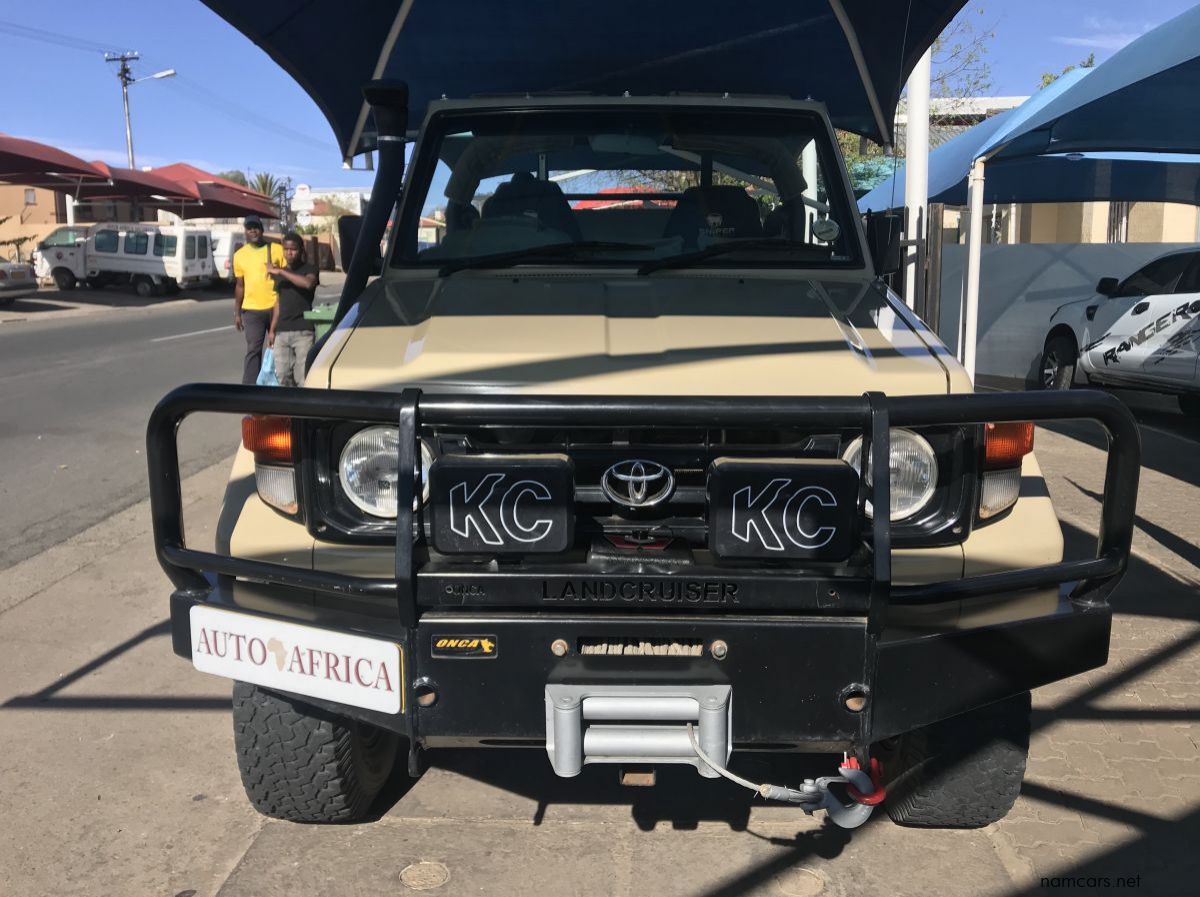 2002 Toyota Landcruiser 4.5 EFi 4x4 S/C pictures