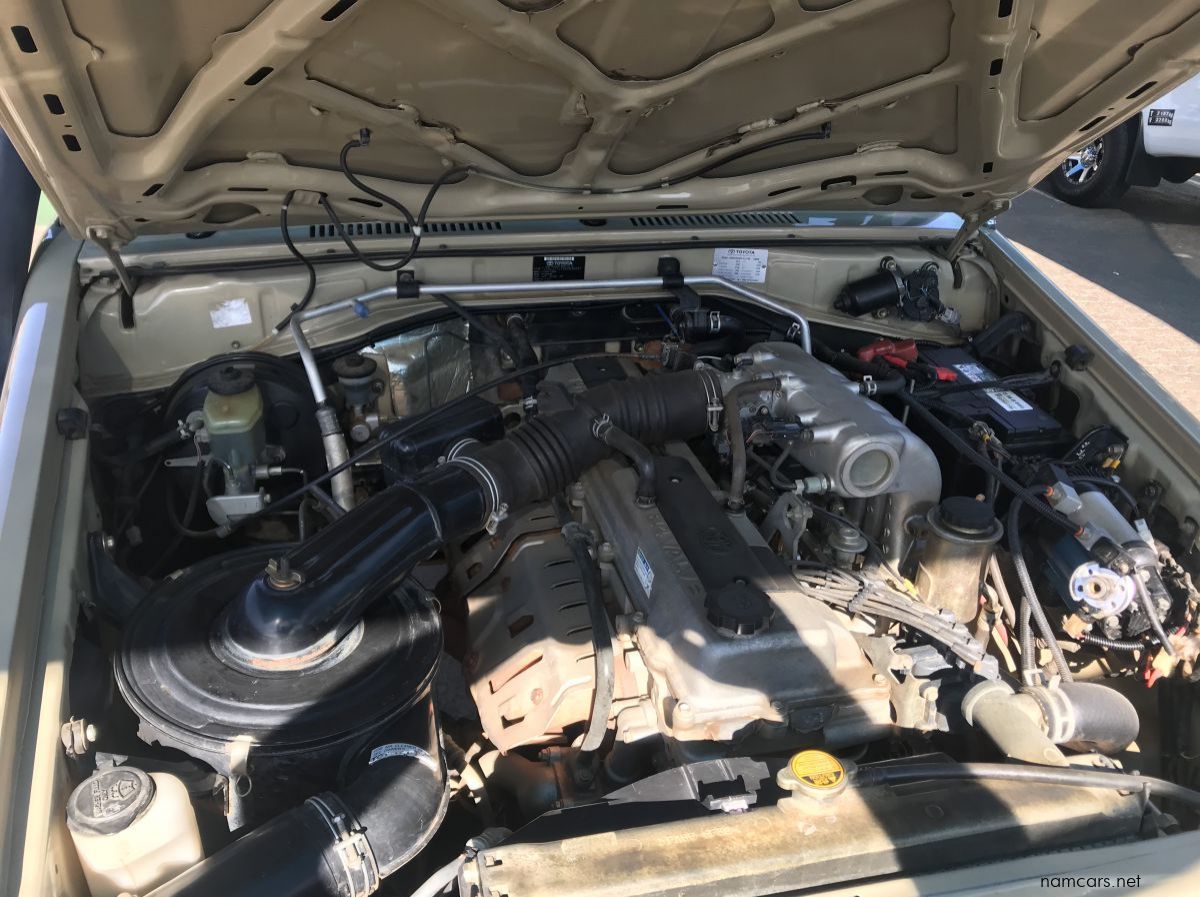 2002 Toyota Landcruiser 4.5 EFi 4x4 S/C pictures