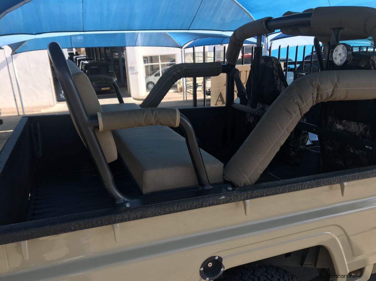 2002 Toyota Landcruiser 4.5 EFi 4x4 S/C pictures