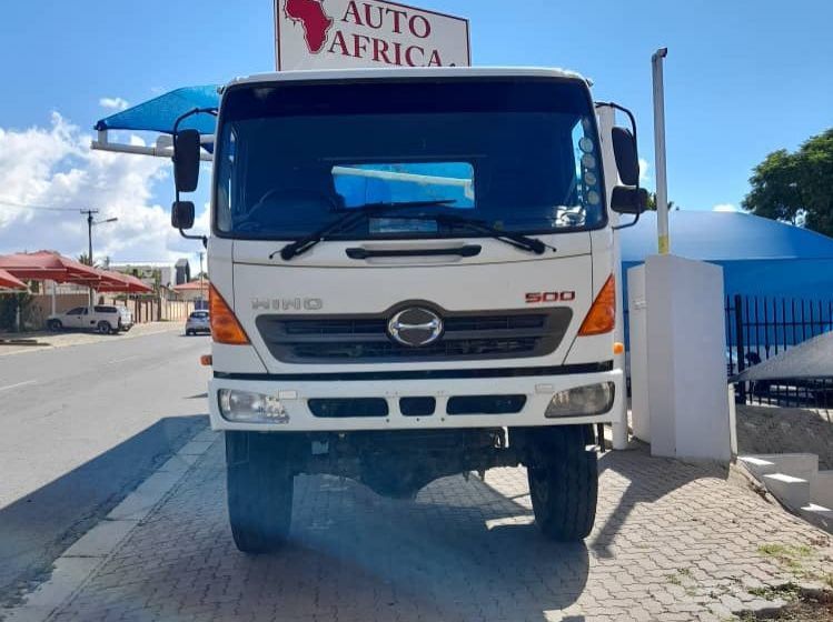 2011 Hino 500 6.7m Chassis Cab 1322 pictures