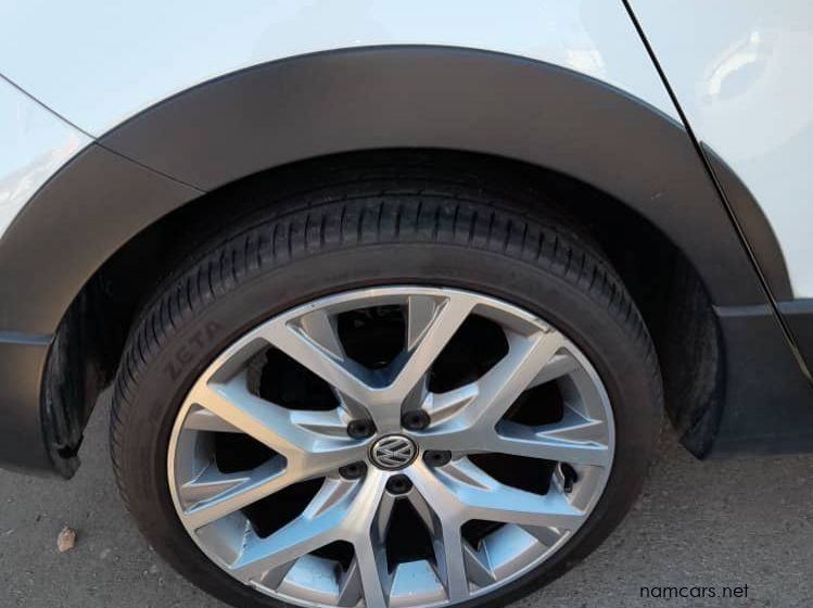 2015 Volkswagen Cross Polo TSI pictures