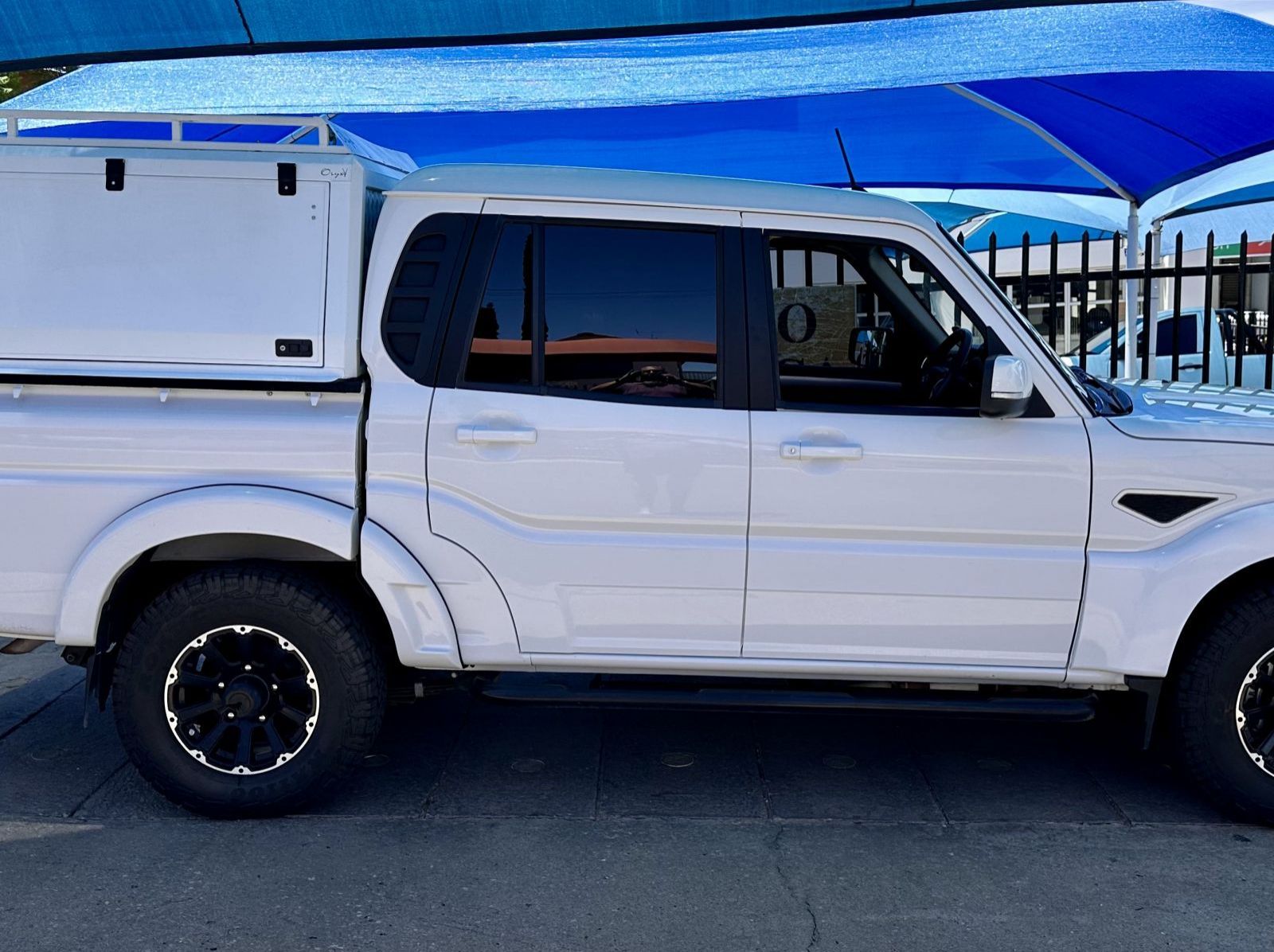 2023 Mahindra Mhawk S11 4x4 A/T P/U D/C 2.2 pictures