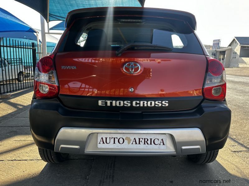 2014 Toyota Toyota Etios Cross 1.5 pictures