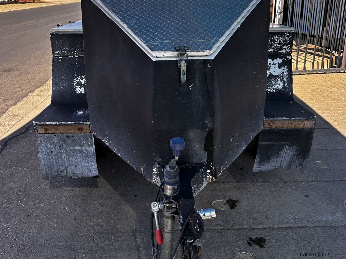 2004 Fibreglass Home Build Box Trailer pictures