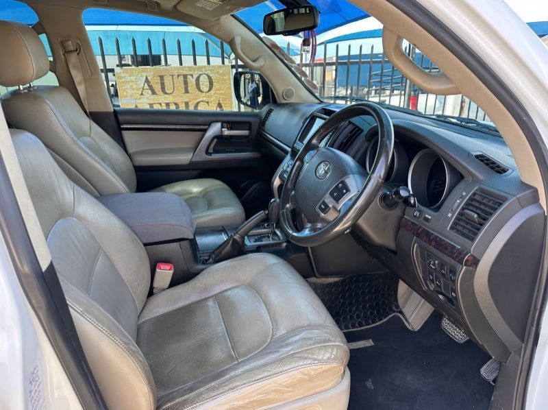 2009 Toyota Landcruiser 200 Series VX V8 pictures