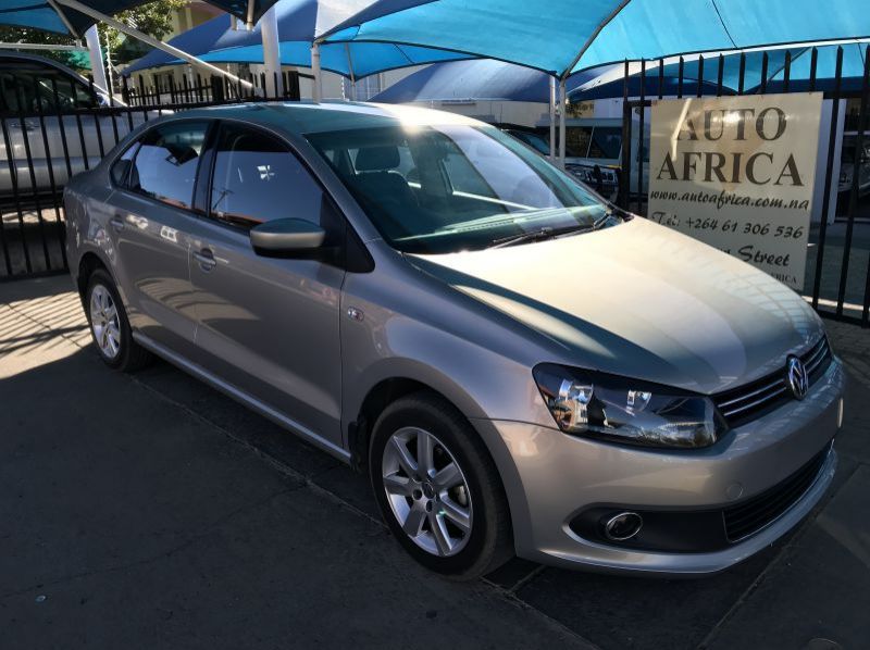 2014 Volkswagen Polo 1.4 Highline Sedan pictures