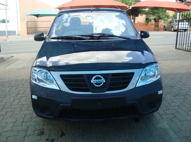 2014 Nissan NP200 1,6i pictures