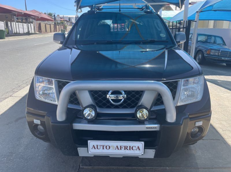 2009 Nissan Nissan Navara 4.0 V6 D/C 4x2 pictures