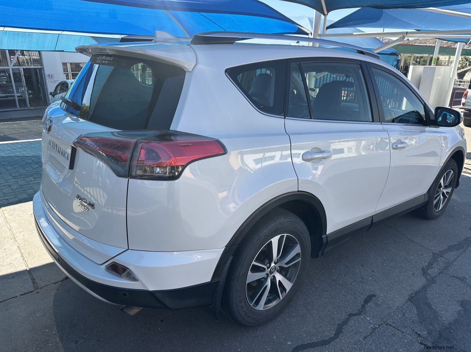 2016 Toyota RAV4 pictures