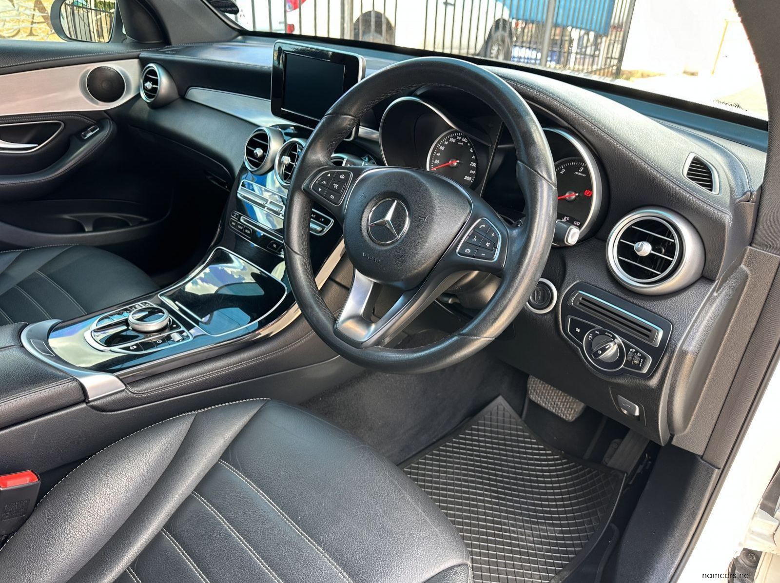 2018 Mercedes-Benz GLC 250 D Exclusive pictures