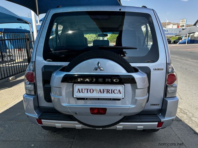 2010 Mitsubishi Pajero 3.8 V6 SWB GLS pictures