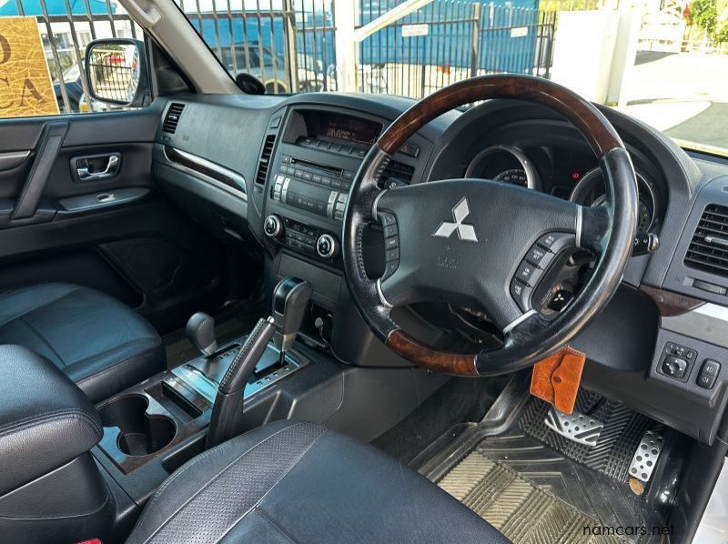2010 Mitsubishi Pajero 3.8 V6 SWB GLS pictures