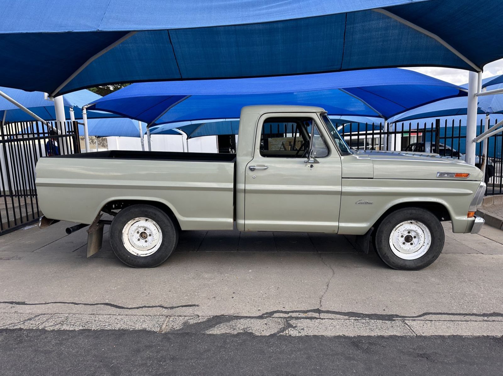Used Ford Ford F100 Custom  for sale in Windhoek, Namibia