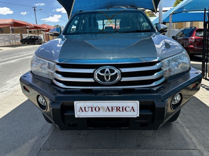 2016 Toyota Hilux D/C 2.8 GD6 4x4 Auto pictures