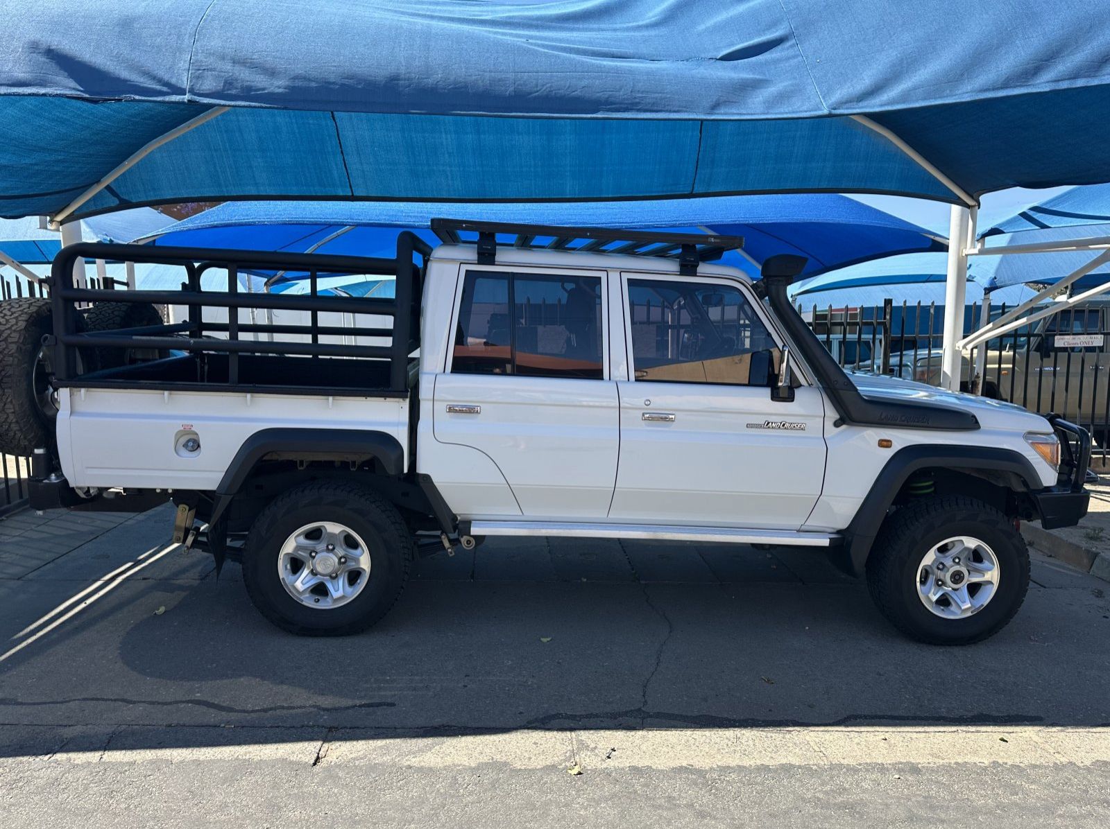 2020 Toyota Landcruiser 4.5 V8 7Diesel D/C 4x4 Manual pictures