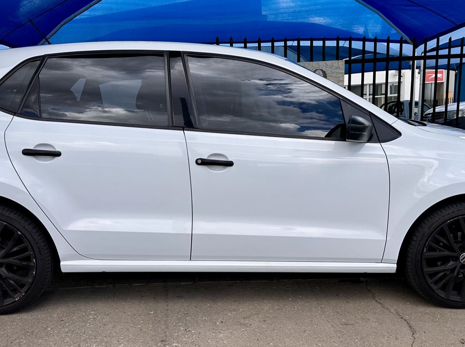 2015 Volkswagen VW Polo 1.2 Trend 66KW pictures