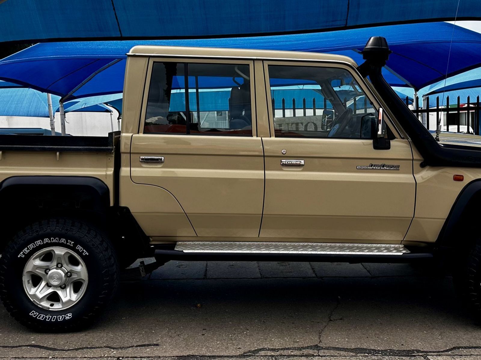 Used Toyota Toyota Landcruiser 4.5 V8 Diesel D/C  for sale in Windhoek, Namibia