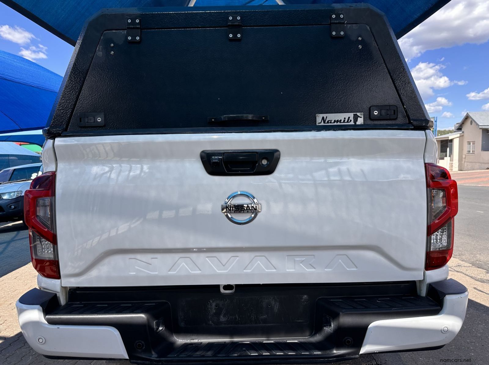 2022 Nissan Navara 2.5 LE Plus 4x4 A/T D/C NO DEPOSIT pictures