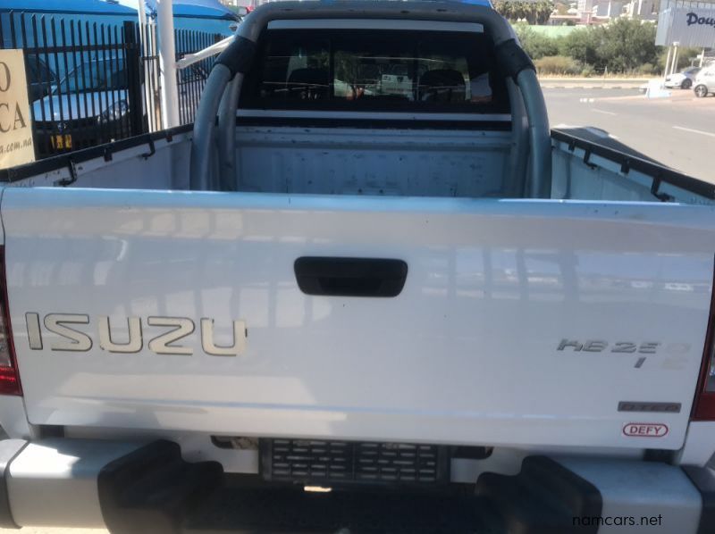 2012 Isuzu KB 250 LE Extended Cab pictures