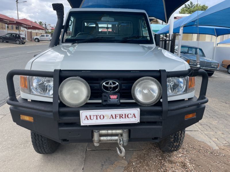 2012 Toyota Landcruiser 4.0 V6 S/C 4x4 Petrol pictures