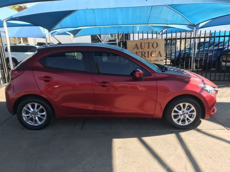 2017 Mazda Mazda 2 Sky Active 1.5 Auto pictures