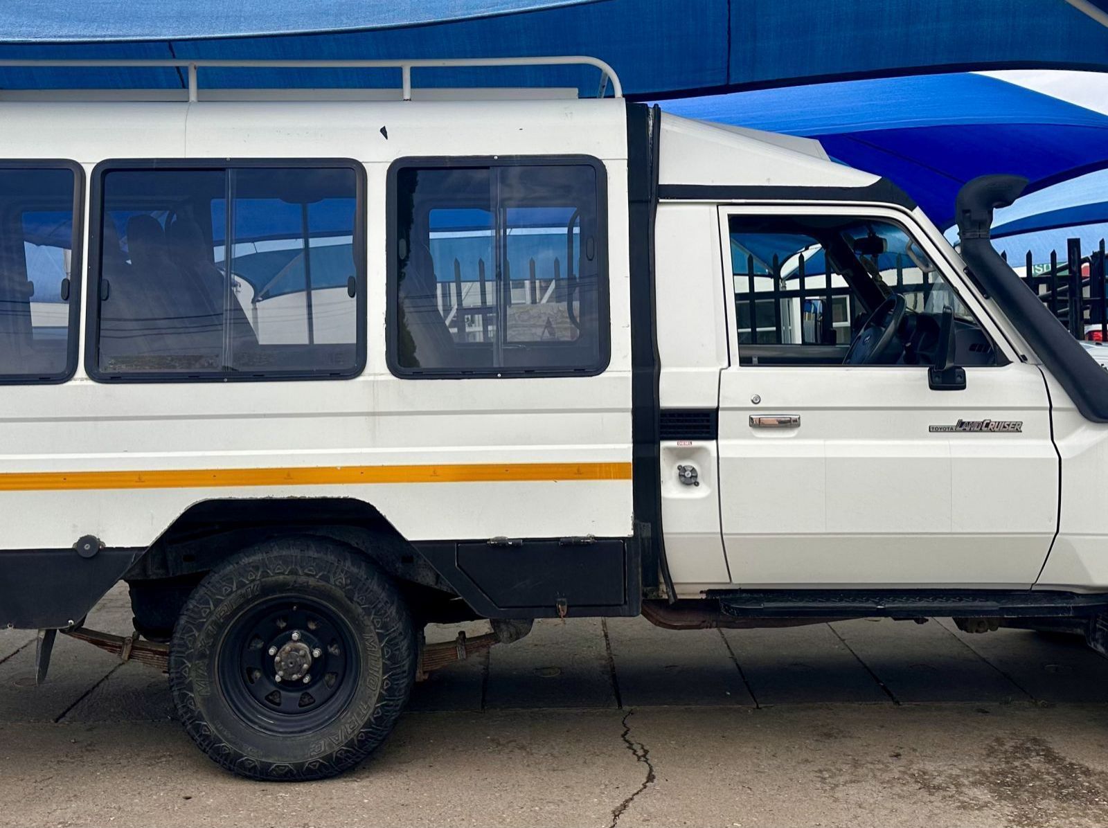 2011 Toyota Landcruiser 4.2 Diesel 11 Seater Conversion pictures