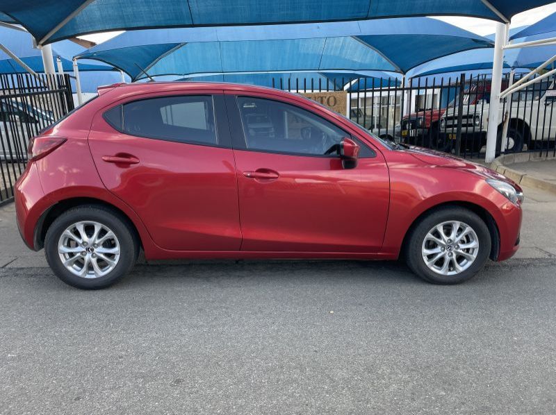 2017 Mazda Mazda 2 1.5 A\T pictures