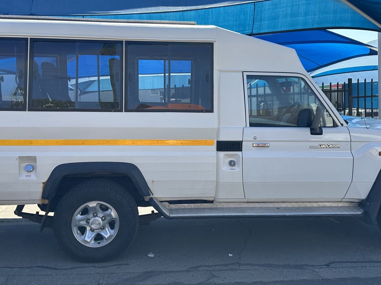2015 Toyota Landcruiser 4.2 Diesel pictures